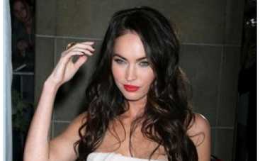 Меган Фокс вышла в свет в ужасном наряде