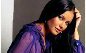 Оксана Федорова награждала в Москве Пары года