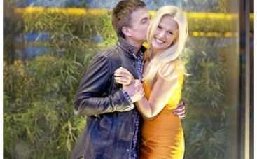 Влад Топалов и Виктория Лопырева сломали кровать