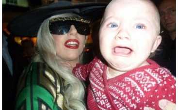 Из-за Lady Gaga разрыдался младенец