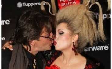 Александр Домогаров подарил Лене Лениной горячий поцелуй