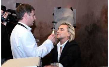 Экс-солист группы На-На едва не лишился зрения на съемках