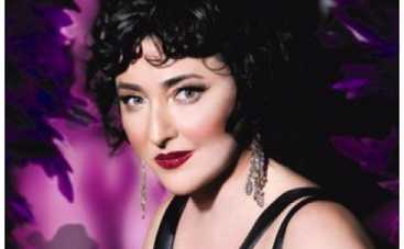 На концерте Лолиты зритель встал с инвалидной коляски