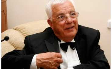 Раймонд Паулс потерял полтора миллиона долларов