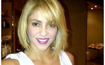 Шакира коротко подстриглась