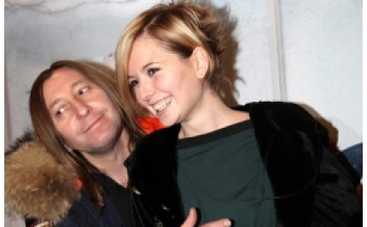 Солист группы Би-2 готовится стать папой