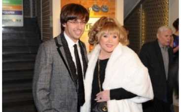 Алла Пугачева изменила имидж