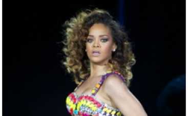 Певицу Рианну оскорбили