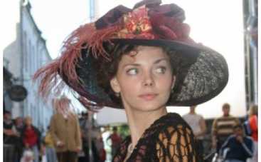 Лиза Боярская отыграла последний спектакль перед родами