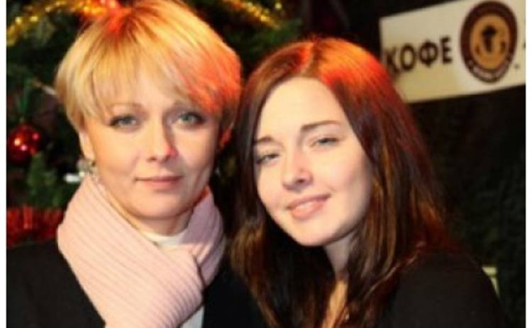 Леонид Ярмольник и Дарья Повереннова вывели в свет своих дочек
