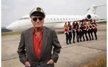 Хью Хефнер не может поделить собаку с экс-невестой