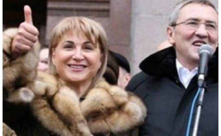 Леонид Черновецкий официально развелся со своей женой