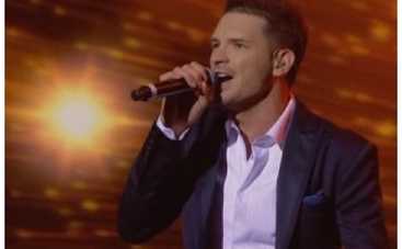 В шоу Х-фактор 2 победил Виктор Романченко