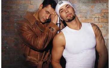 Директор Чай вдвоем госпитализирован с огнестрельным ранением