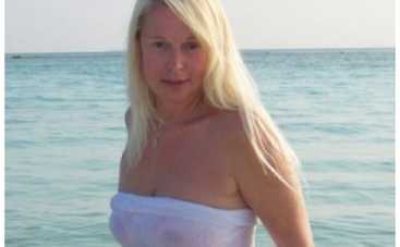 53-летняя Елена Кондулайнен разделась на Мальдивах