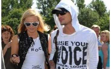 Дима Билан уехал на отдых с бывшей невестой