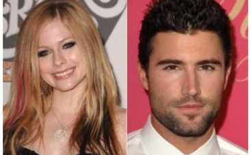 Аврил Лавин рассталась со сводным братом Ким Кардашян