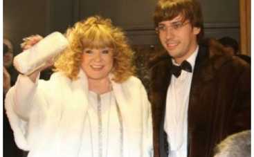 Свадебный подарок для Аллы Пугачевой обошелся ее мужу в $1 млн.