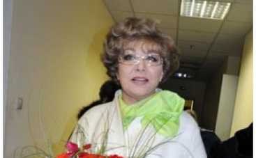 СМИ: Мужа Эдиты Пьехи убило ее свадебное платье