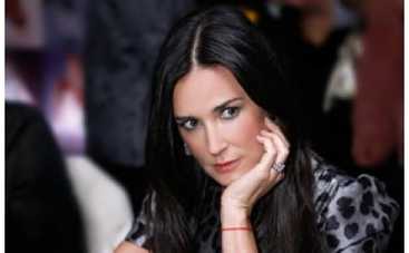 Деми Мур госпитализирована после употребления неизвестного вещества