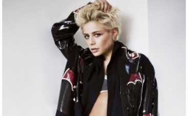 Фанаты растрогали Тину Кароль сентиментальным подарком