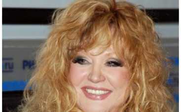 Алла Пугачева переименует подмосковную деревню Грязь?