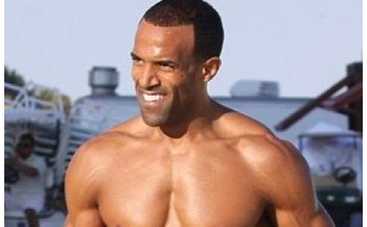 Крэйг Дэвид похвастался идеальной фигурой на тренировке