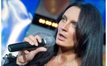 Автомобиль Елены Ваенги попал в аварию