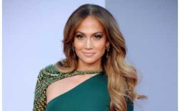 Дженнифер Лопес согласилась на пластику ради любовника