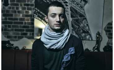 Стас Шуринс: Первой является грудь, но главные – глаза