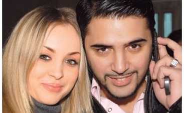 Александр Бердников забрал жену и сына из роддома