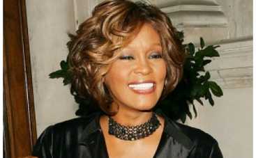 У полиции появились вопросы к врачам Уитни Хьюстон