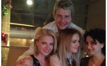 Николай Басков провел День Валентина сразу с тремя девушками