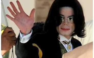 В США разгорается судебная тяжба за доходы от контрактов Майкла Джексона