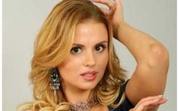 Пьяная Анна Семенович целовалась с Эвелиной Бледанс