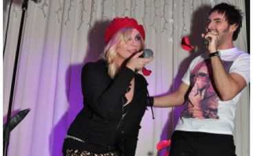 Ирина Билык сняла перед Козловским юбку