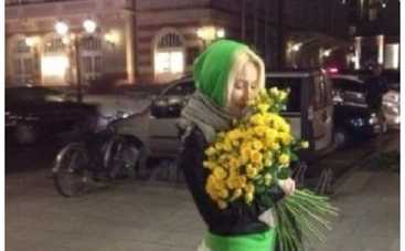 Лера Кудрявцева получила букет от таинственного поклонника