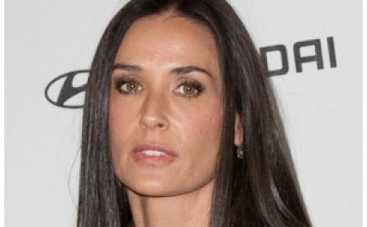 Деми Мур снова в отчаянии