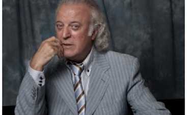 Илья Резник разводится со скандалом