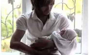 Сергей Зверев показал свою родную дочь