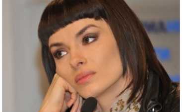 Надежда Мейхер: Я рада, что папарацци пока не запечатлили дочь