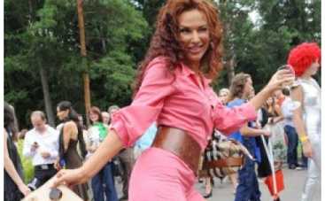 Эвелина Бледанс дала имя своему сыну