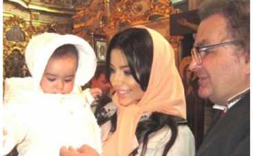 Ани Лорак наконец-то показала свою дочь