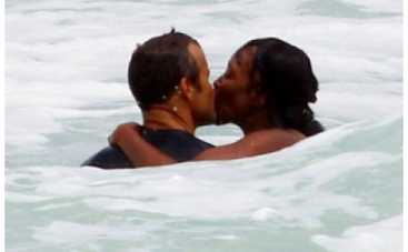 Наоми Кэмпбелл и Владислав Доронин устроили публичные секс-игры