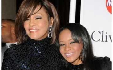 Дочь Хьюстон сыграет маму в кино