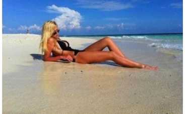 Дочь Заворотнюк продолжает выкладывать интимные фото