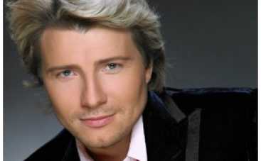 Николаю Баскову удалили аппендицит