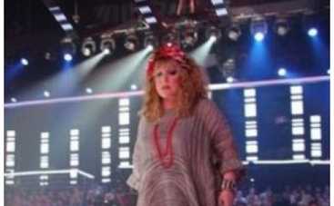 Алла Пугачева вышла в свет в нелепом наряде