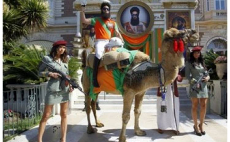 Саша Барон Коэн явился  на Каннский кинофестиваль на верблюде