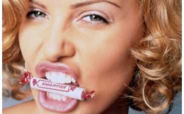 До 11 лет Шарлиз Терон была беззубой